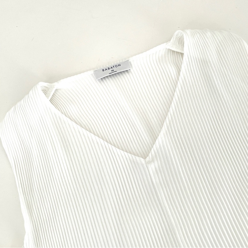 Aritzia Babaton Damien Pleated Sleeveless Blouse - Picture 4 of 6